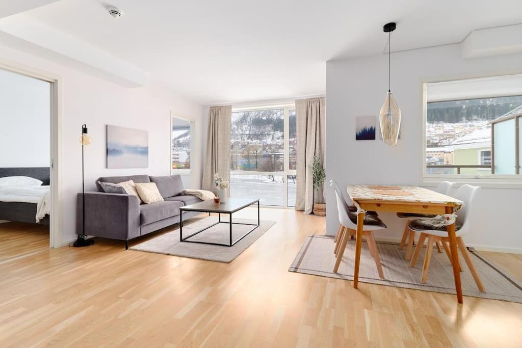 Bergen'S Finest: Sleek Oasis With Two Bedroom Экстерьер фото
